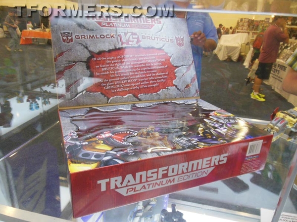 BotCon 2013   Tranformers 30th Anniversary 30 Figures Project Revealed Image  (5 of 7)